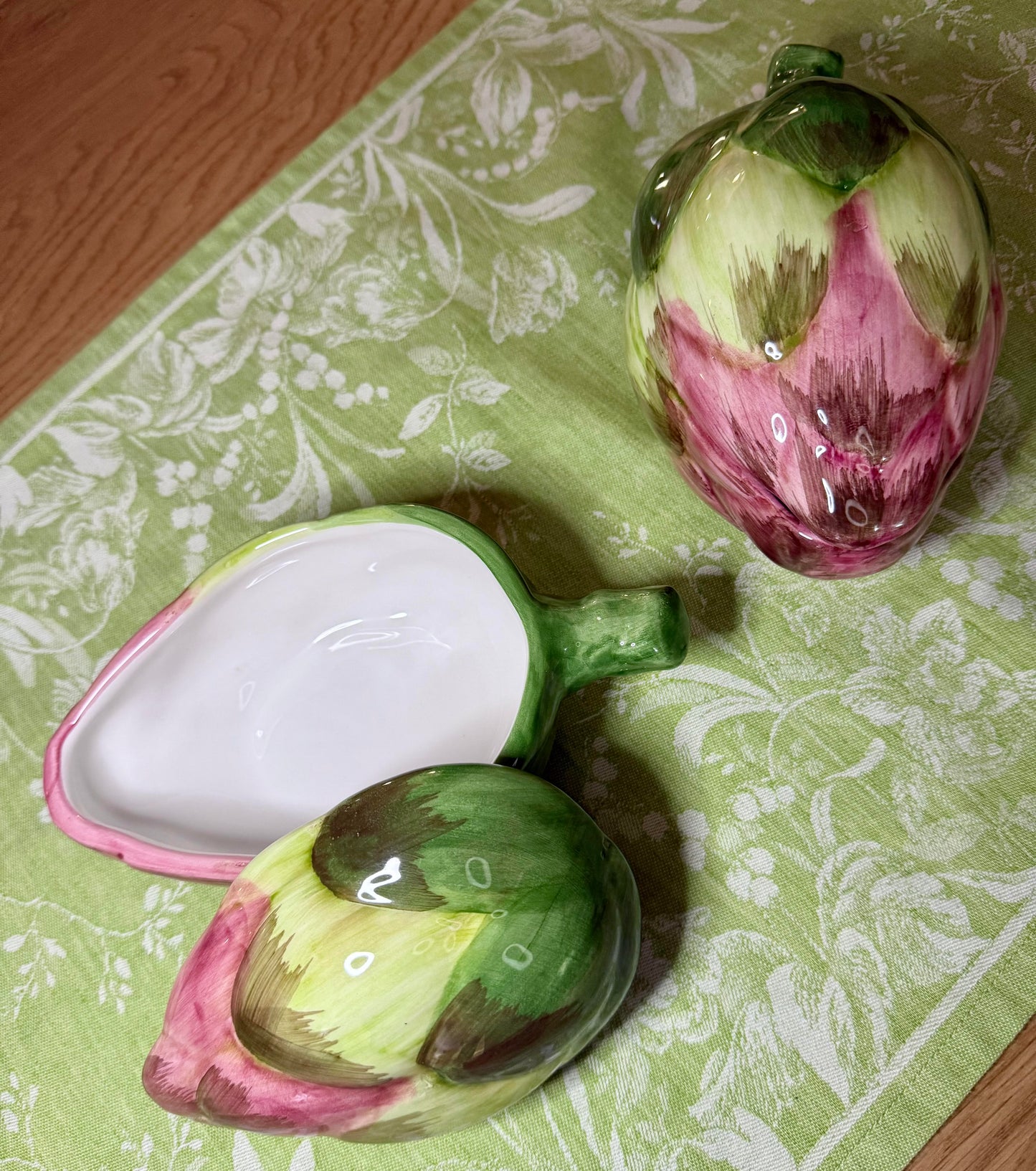 Tuscan Artichoke Covered Bowl - Small