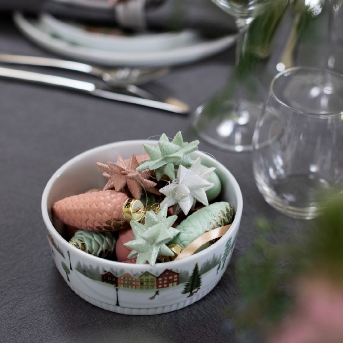 Winter La Plagne Holiday Bowls - Set of 4