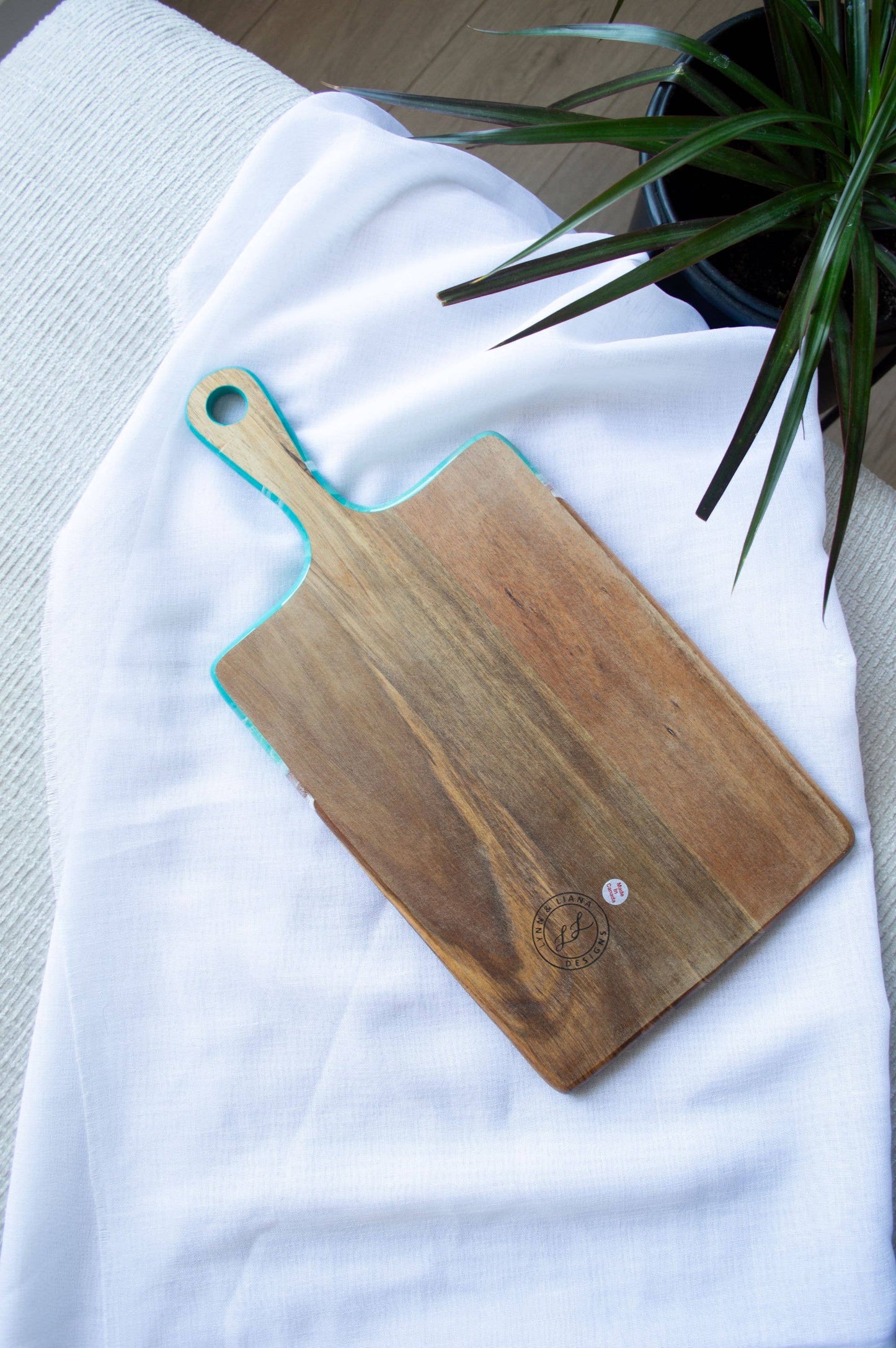 Serving Charcuterie Board - Wood Medium