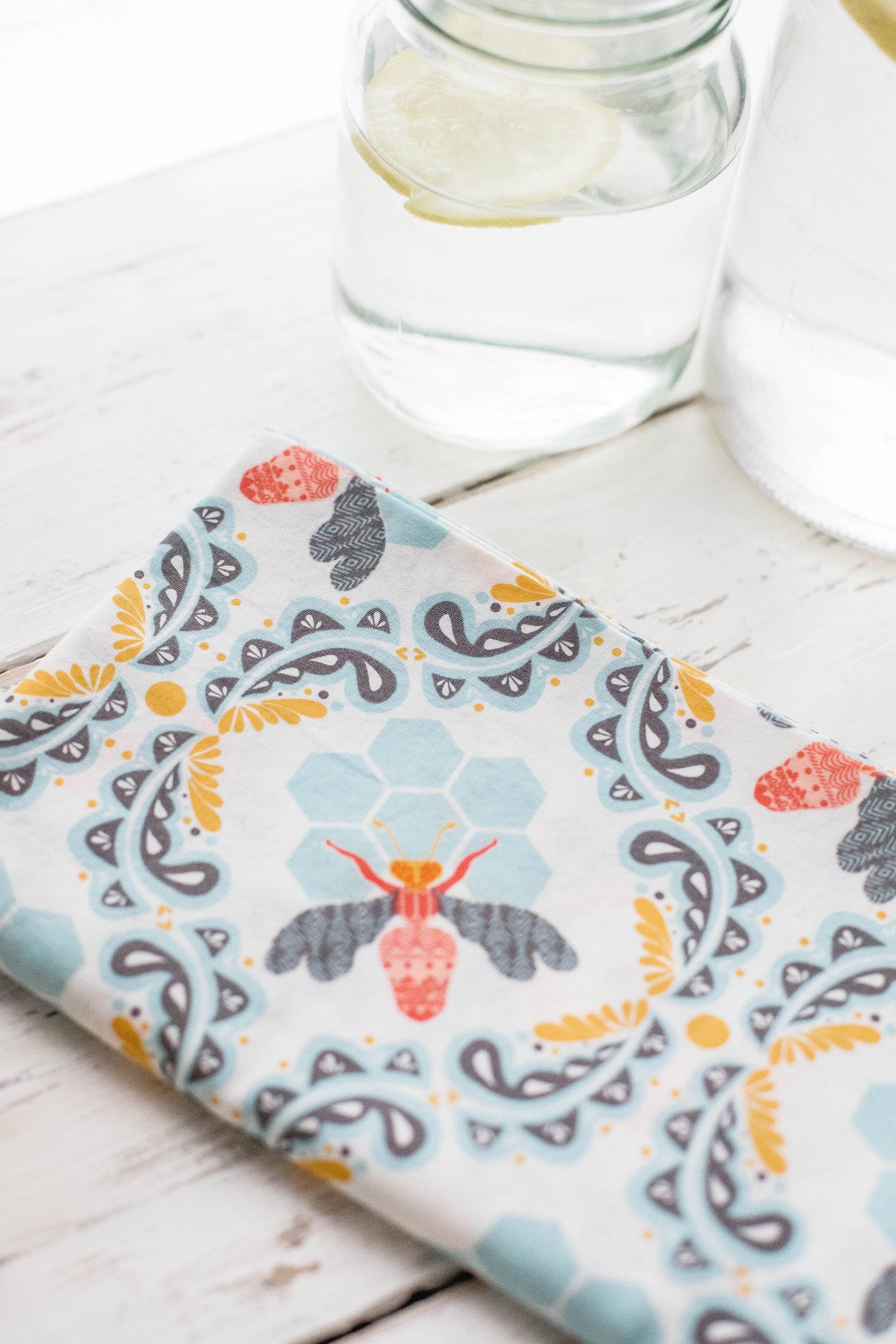 Honey Bee Dinner Napkins - Set of 4